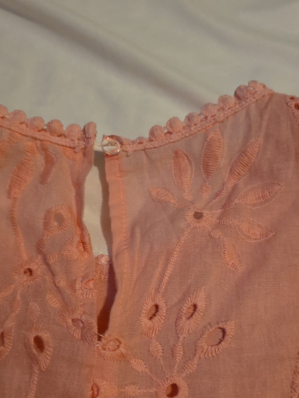 ❣️5 For $20❣️ SHEIN Baby Pink Eyelet Puff Sleeve Top - Picture 7 of 7